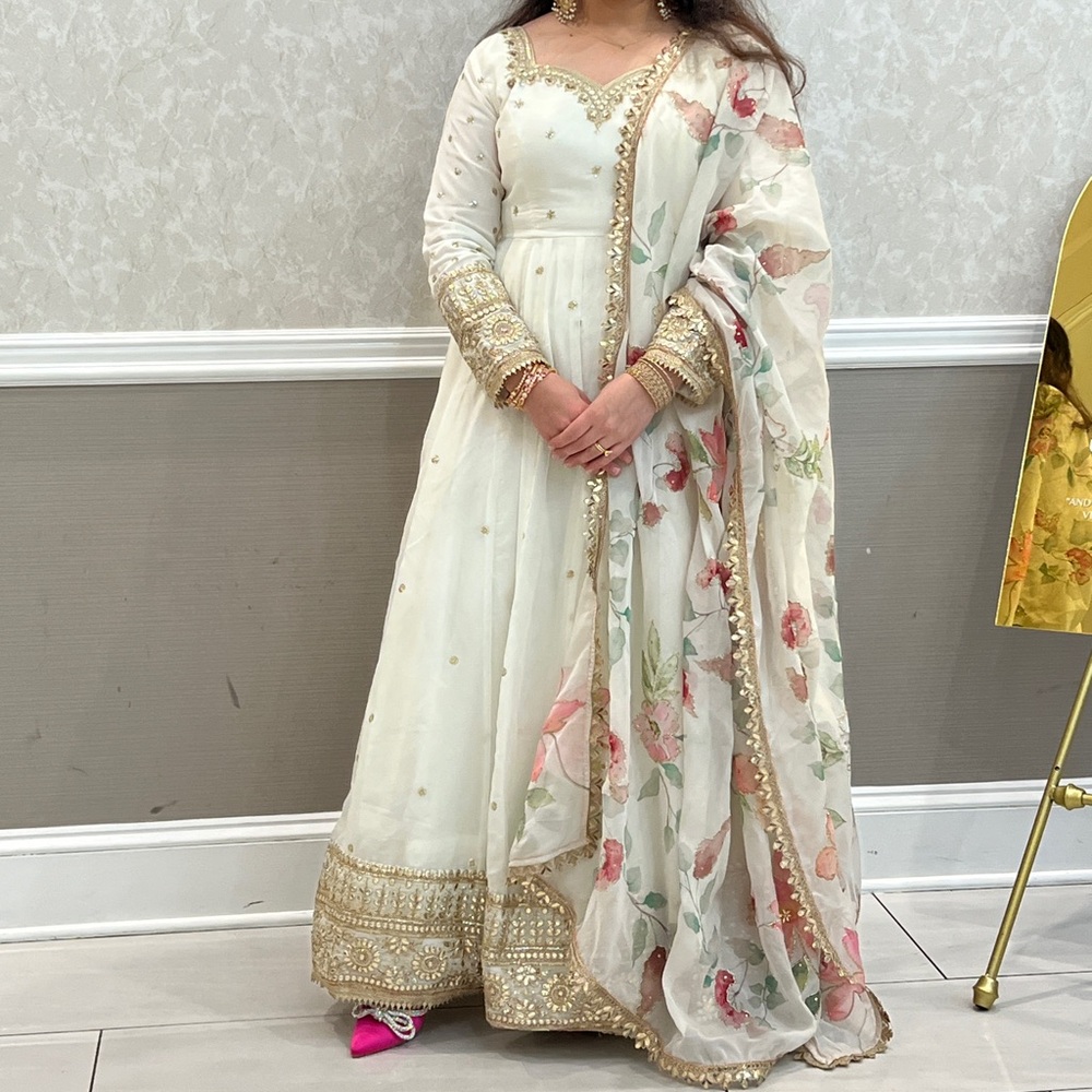 Pakistani Dress - Picture 4 of 4